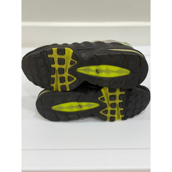 2016 Nike Air Max 95 OG Neon Grey 307565-077 Youth Size 6Y / Women’s Size 7.5 - Picture 10 of 10
